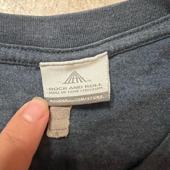 Rock and Roll Hall of Fame High Voltage T-Shirt Size Small - Picture 4 of 5